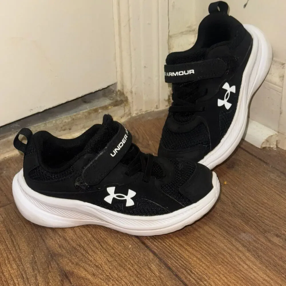 Under Armour Toddler Running Shoes Size 8K Black White Hook & Loop EUC
